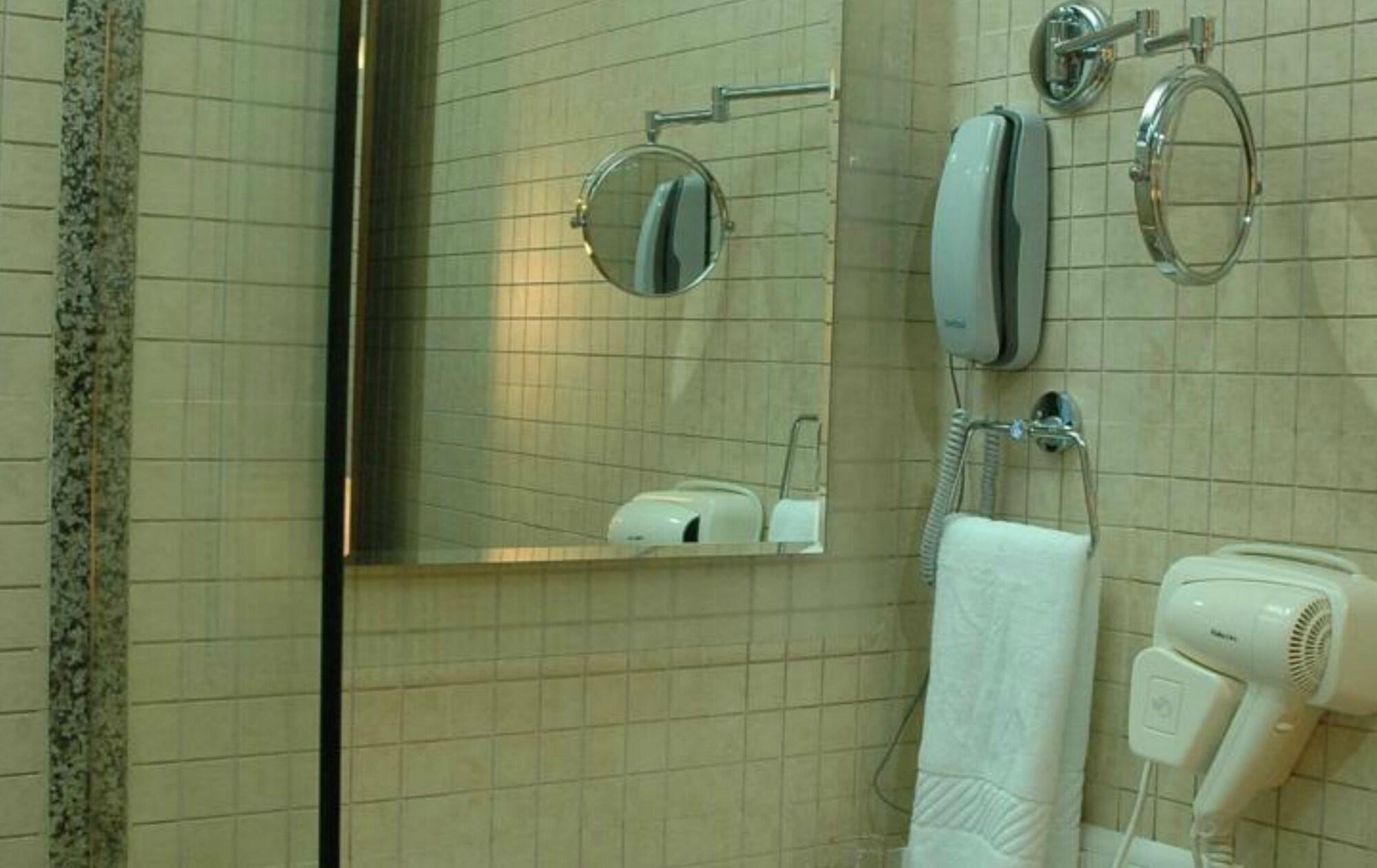 Fabhotel Shubhangan - Nr Bandra Мумбай Екстериор снимка