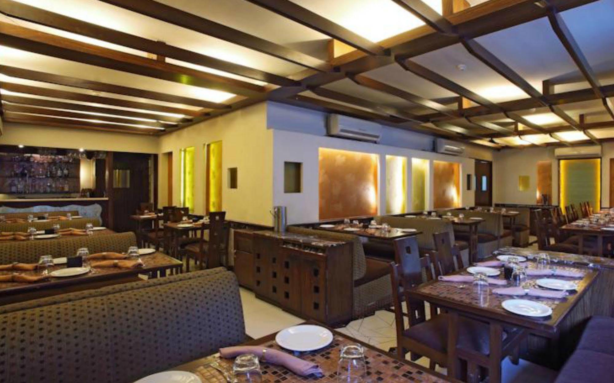 Fabhotel Shubhangan - Nr Bandra Мумбай Екстериор снимка