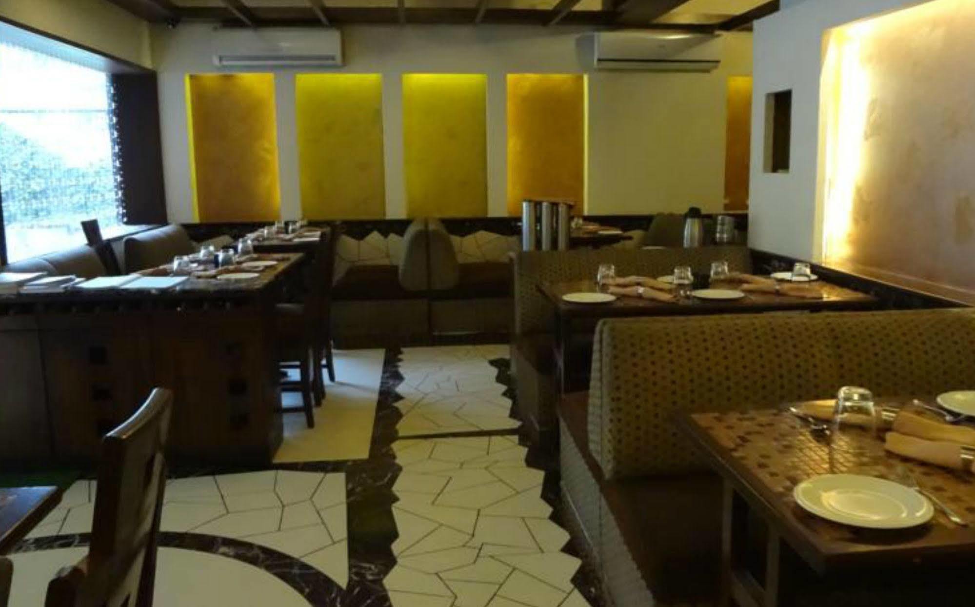 Fabhotel Shubhangan - Nr Bandra Мумбай Екстериор снимка