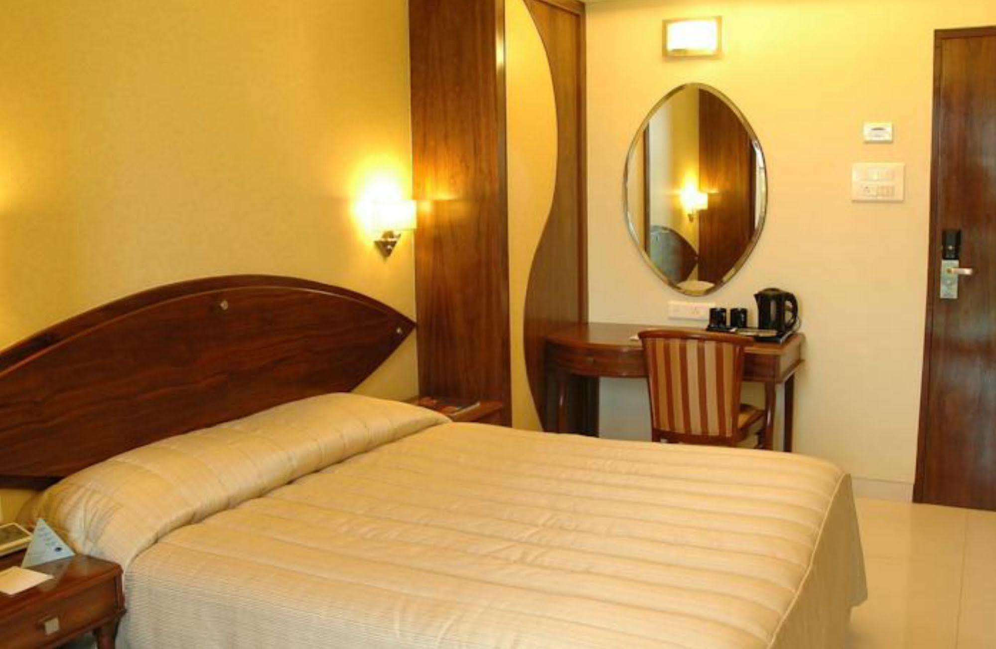 Fabhotel Shubhangan - Nr Bandra Мумбай Екстериор снимка